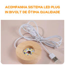 Lâmpada LED USB com base de madeira e cabo branco, sistema plug in bivolt de qualidade